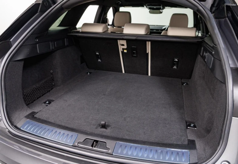 Land Rover Range Rover Velar Grey