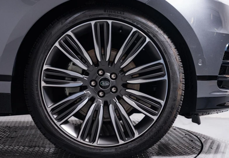 Land Rover Range Rover Velar Grey