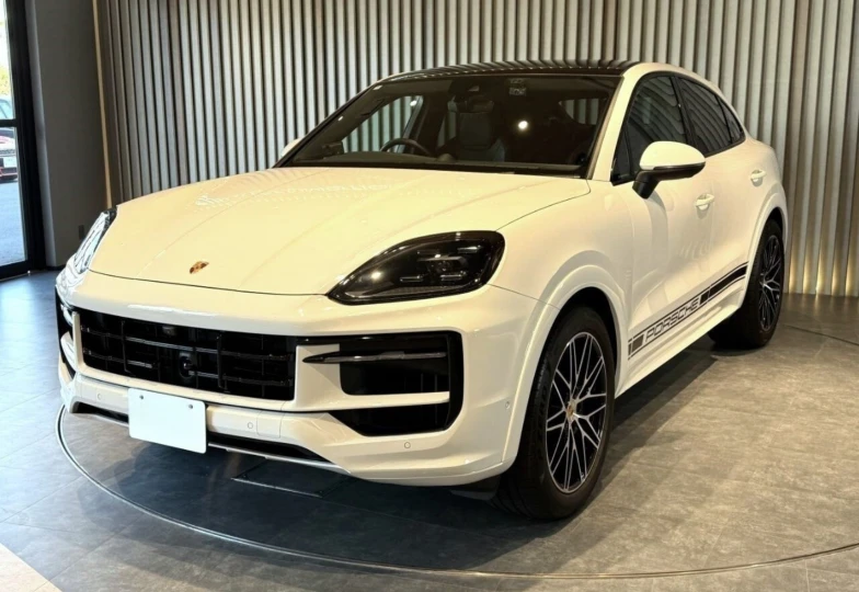 Porsche Cayenne White