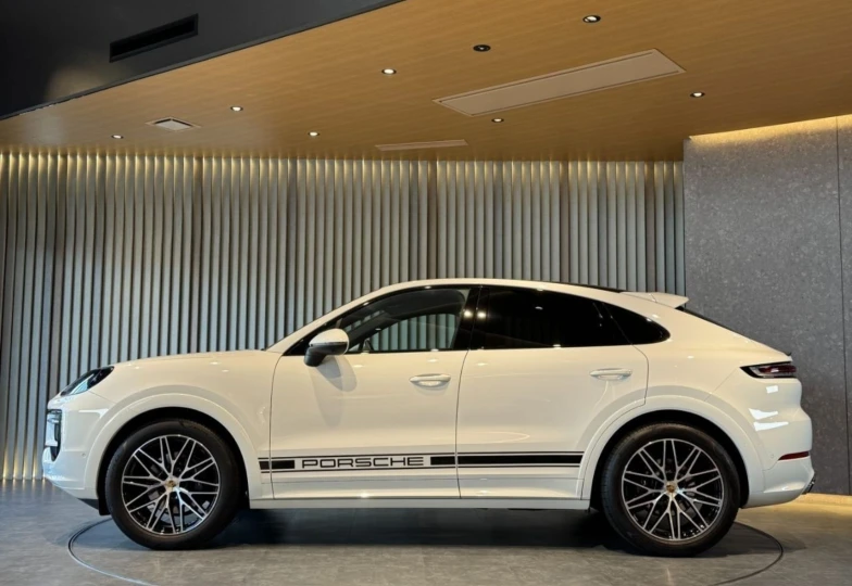 Porsche Cayenne White