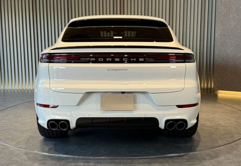 Porsche Cayenne White