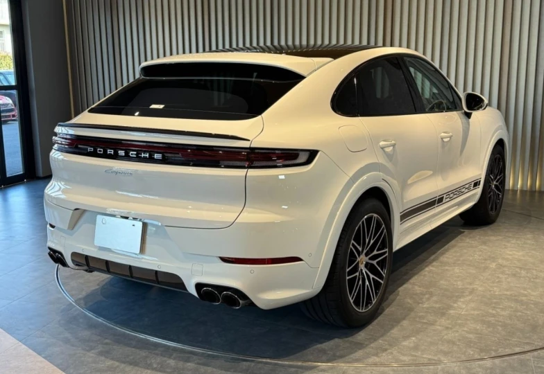 Porsche Cayenne White