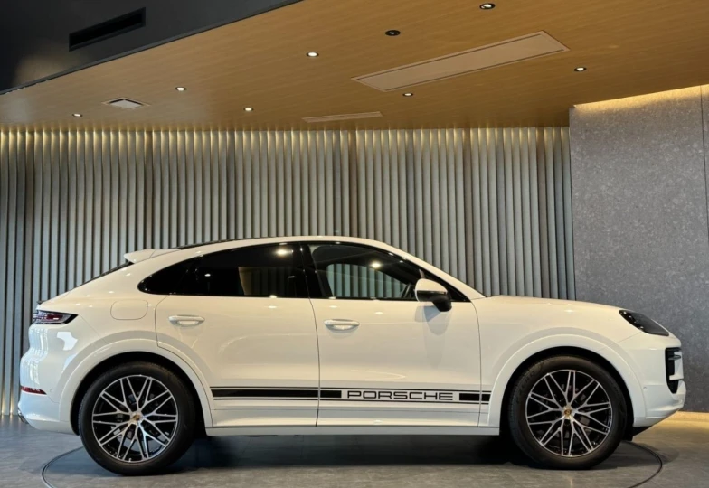 Porsche Cayenne White