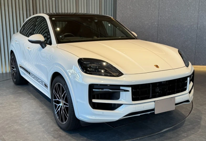 Porsche Cayenne White