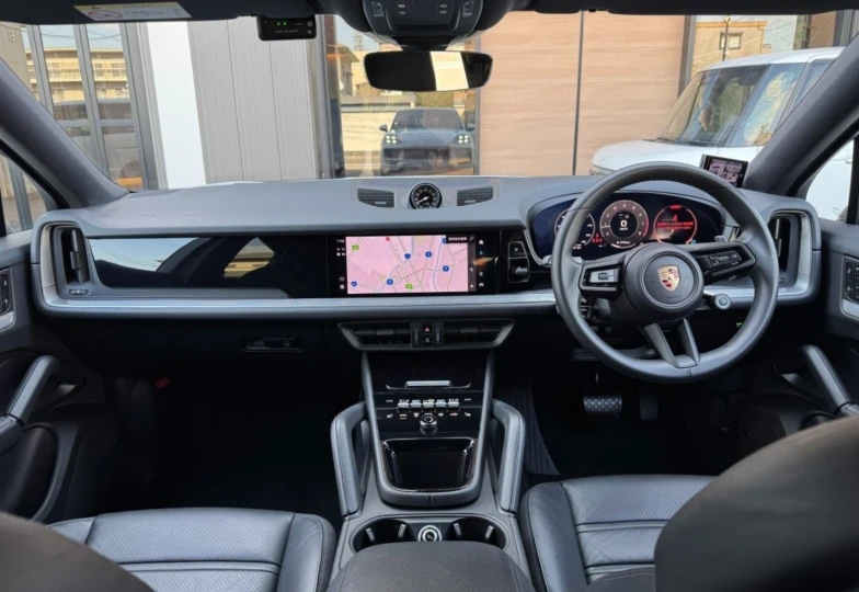 Porsche Cayenne White