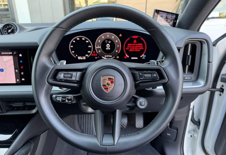 Porsche Cayenne White