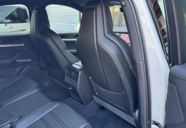 Porsche Cayenne White