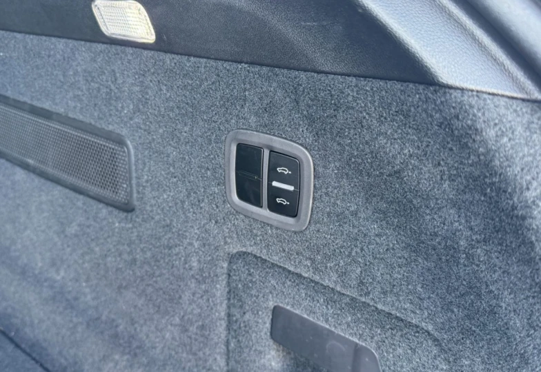 Porsche Cayenne White