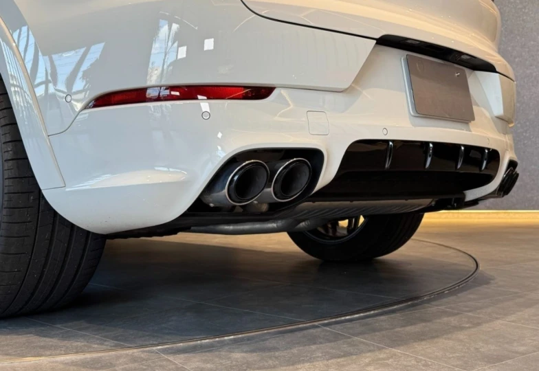 Porsche Cayenne White