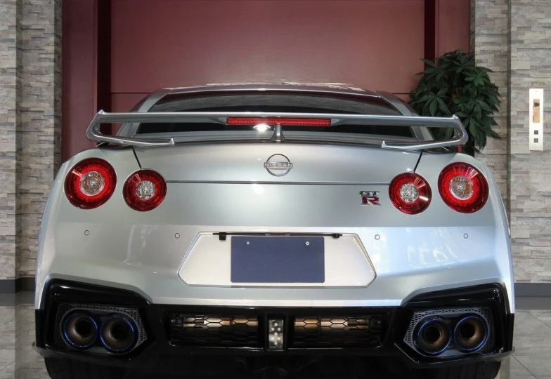 Nissan GT-R Grey