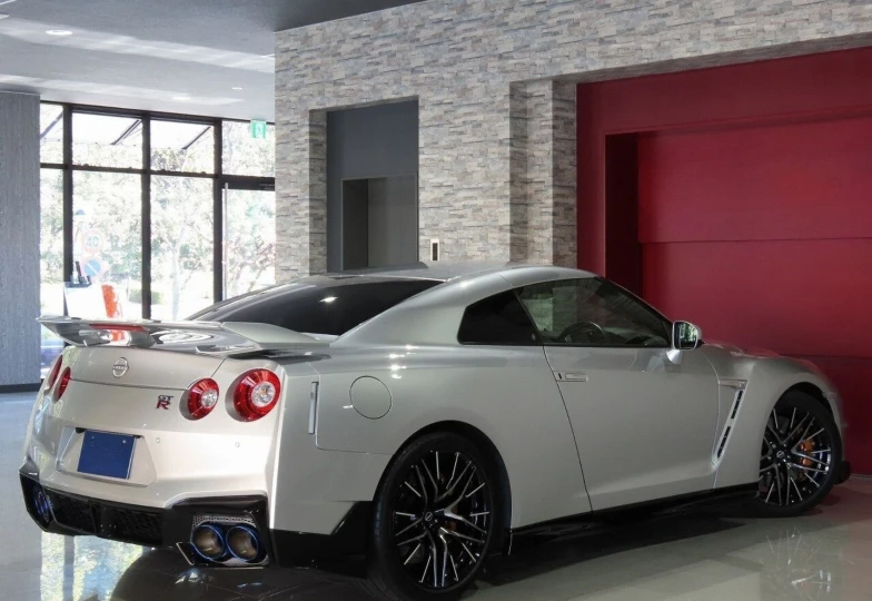 Nissan GT-R Grey