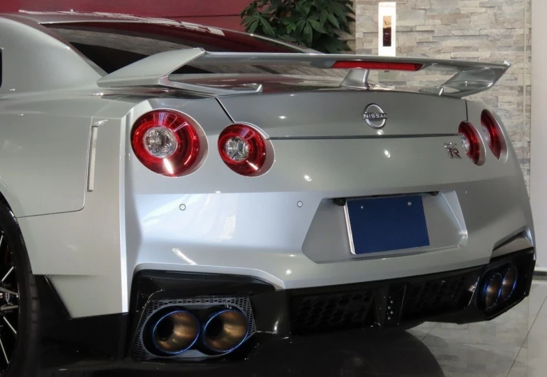 Nissan GT-R Grey