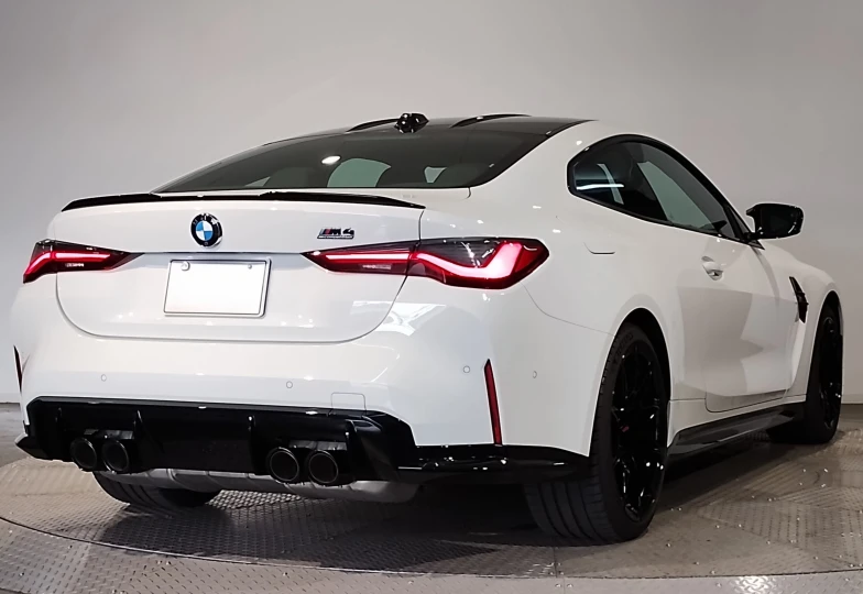 BMW M4 White