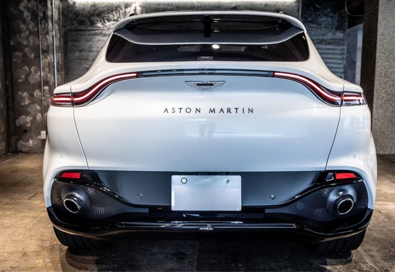 Aston Martin DBX White