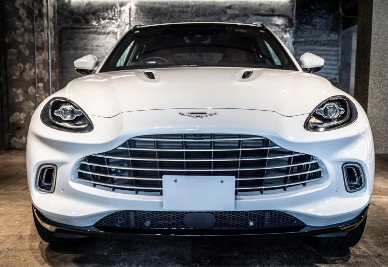 Aston Martin DBX White