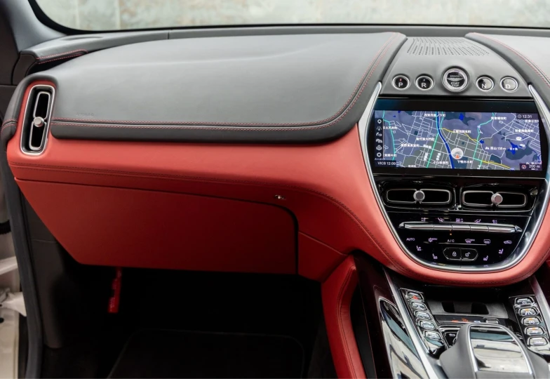 Aston Martin DBX White