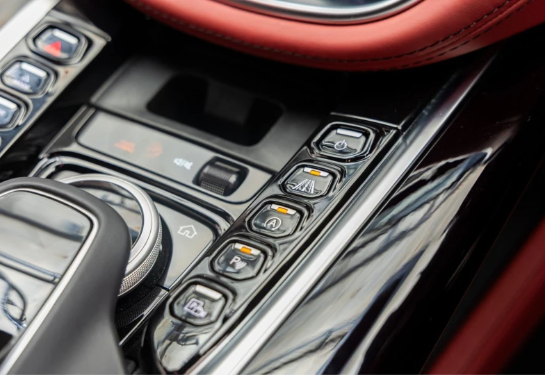 Aston Martin DBX White