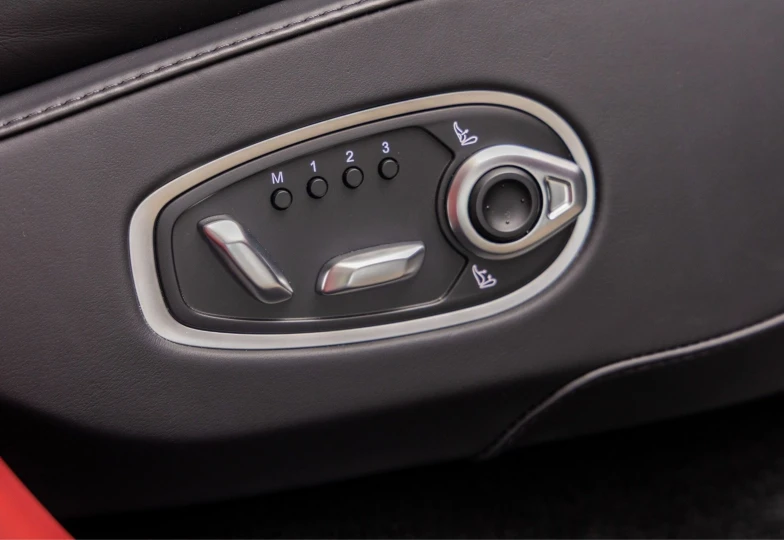 Aston Martin DBX White