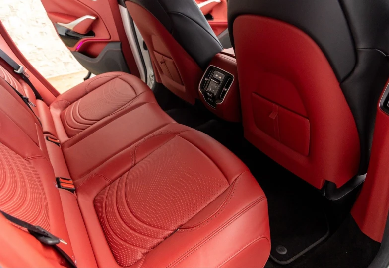 Aston Martin DBX White