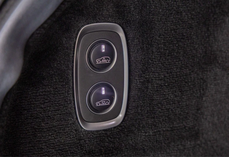 Aston Martin DBX White