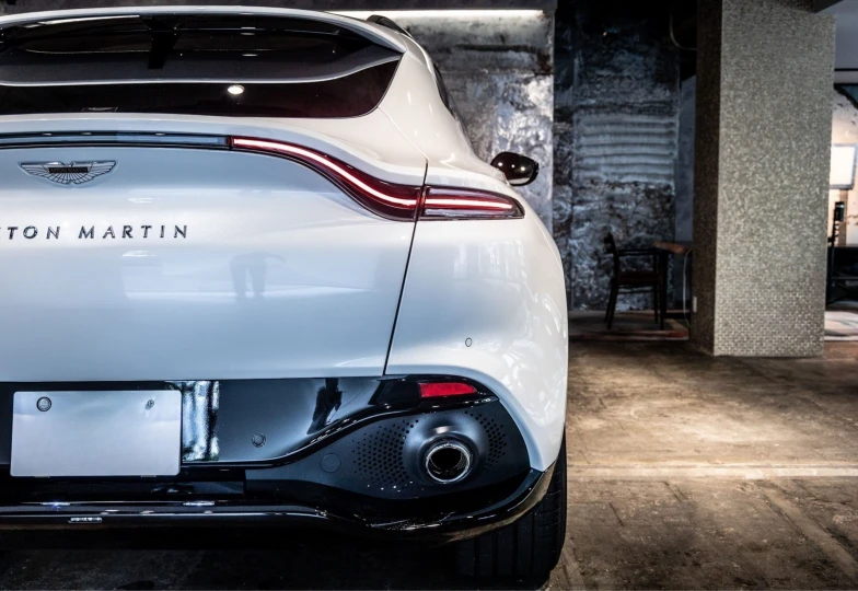 Aston Martin DBX White