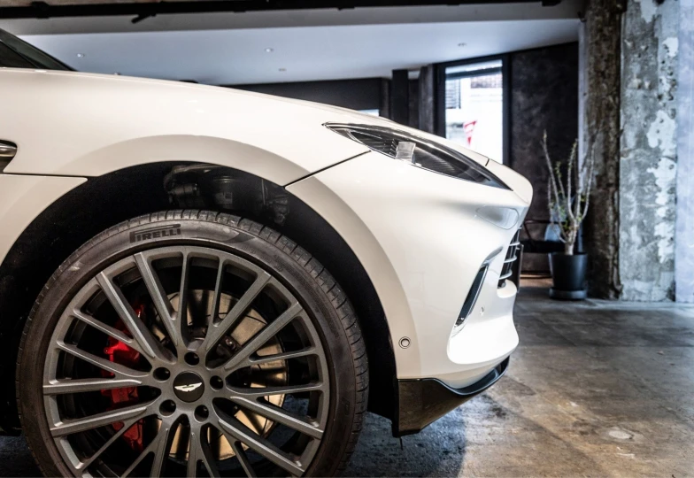 Aston Martin DBX White