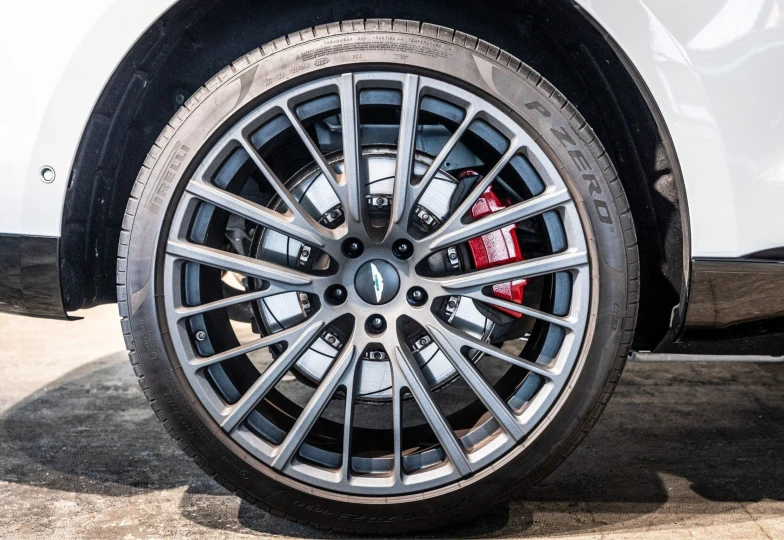 Aston Martin DBX White