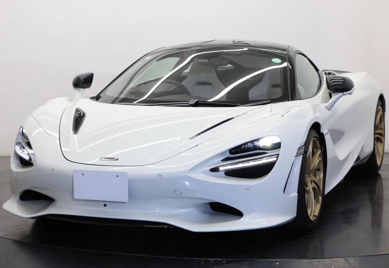 McLaren 750S White
