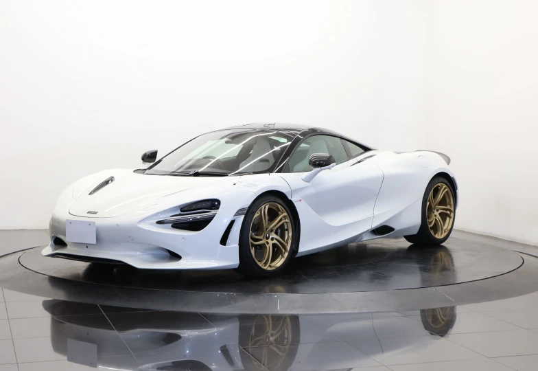 McLaren 750S White