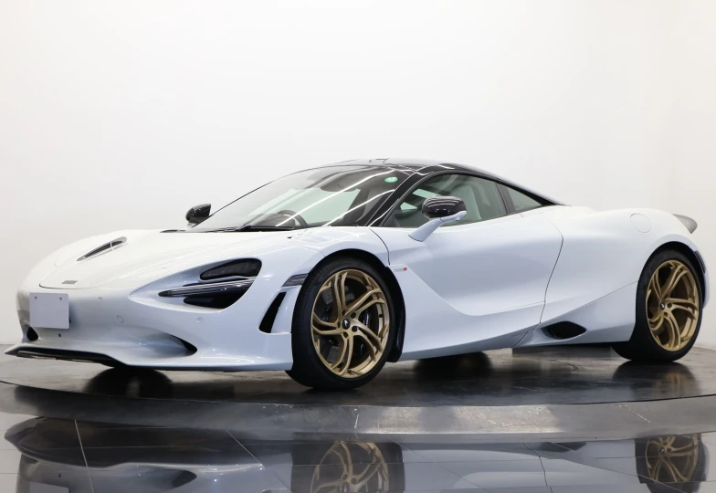 McLaren 750S White