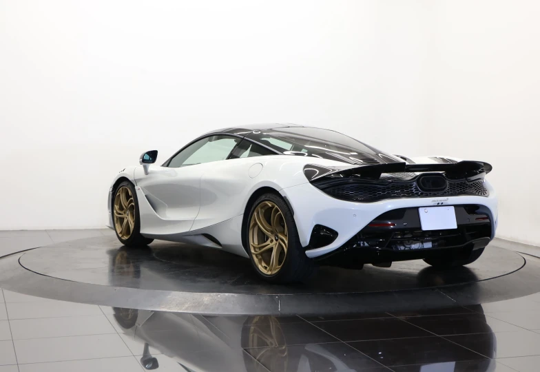 McLaren 750S White