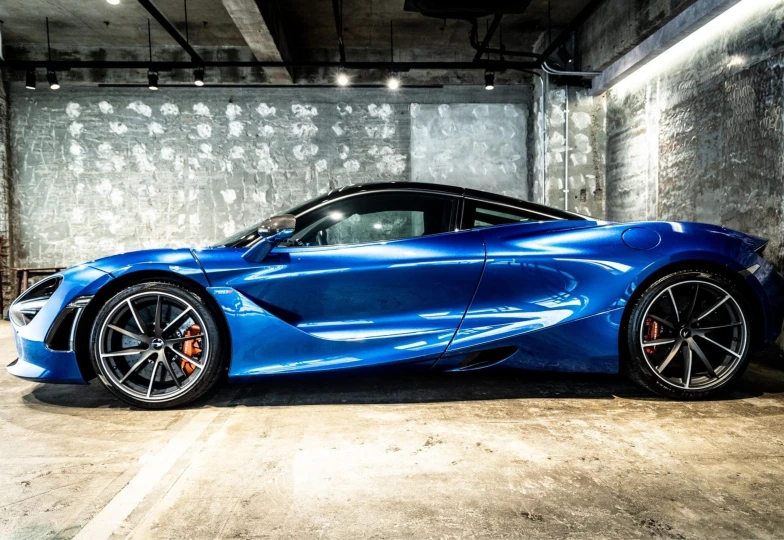 McLaren 720S Blue