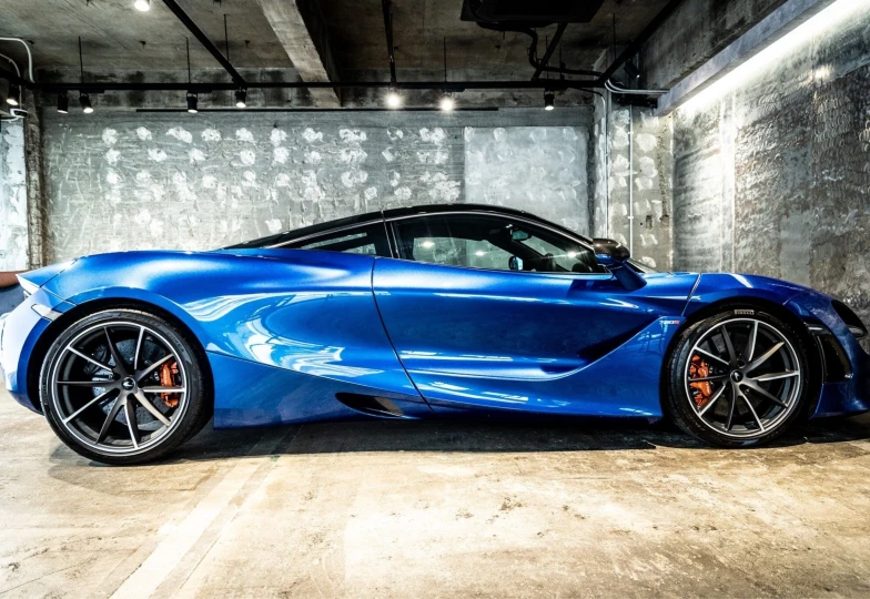 McLaren 720S Blue