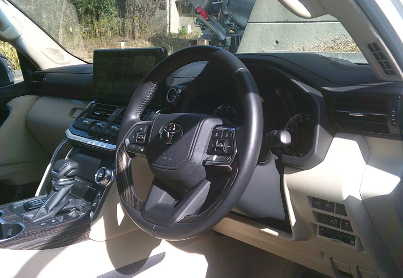 Toyota Land Cruiser White