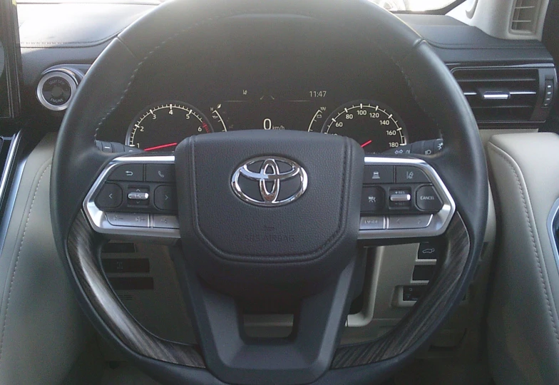 Toyota Land Cruiser White