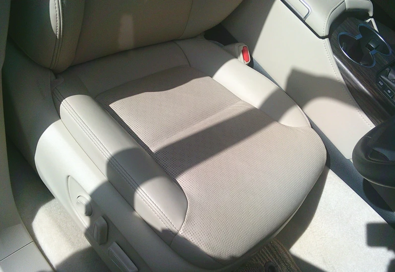 Toyota Land Cruiser White