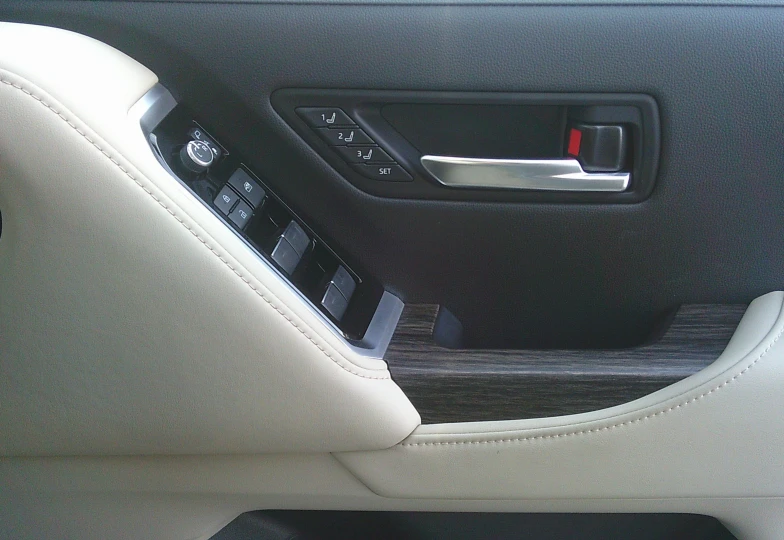 Toyota Land Cruiser White