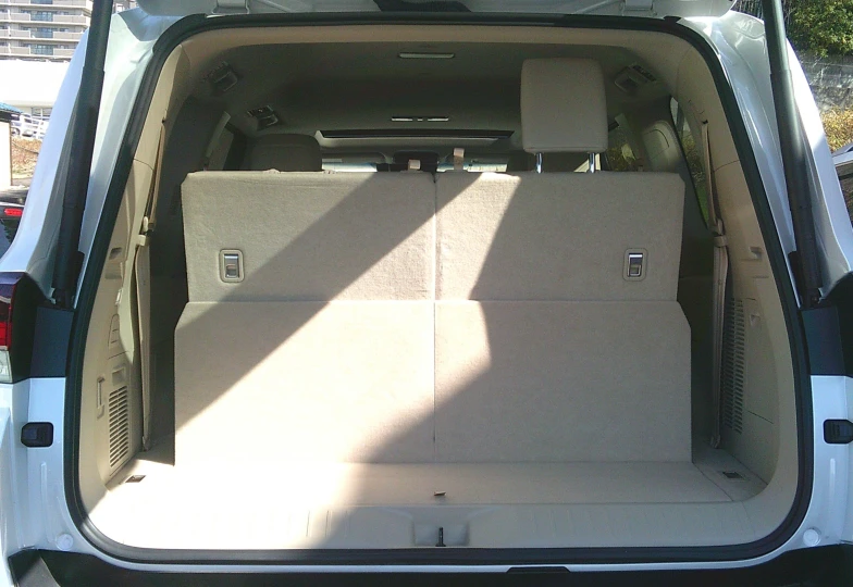 Toyota Land Cruiser White