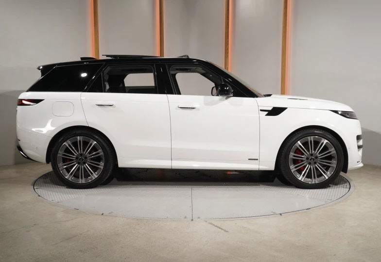 Land Rover Range Rover Sport White