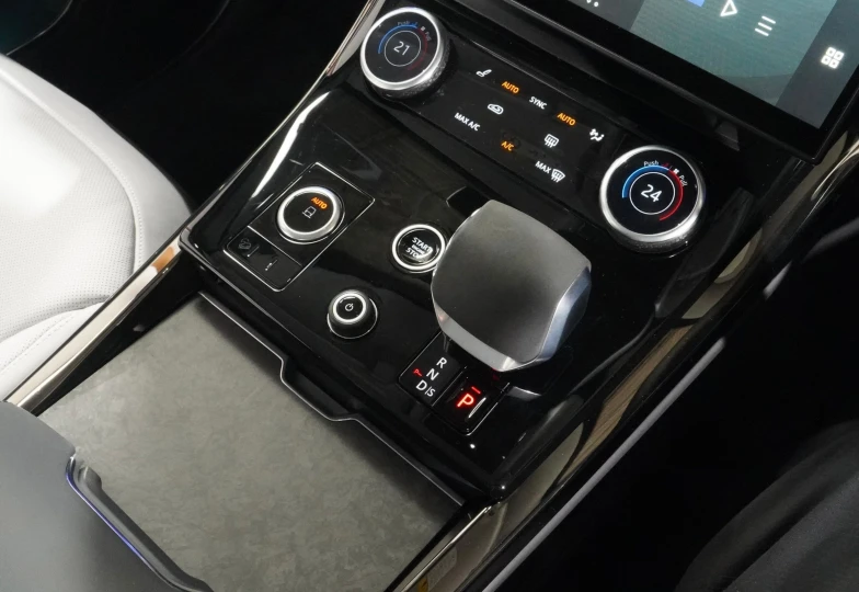 Land Rover Range Rover Sport White