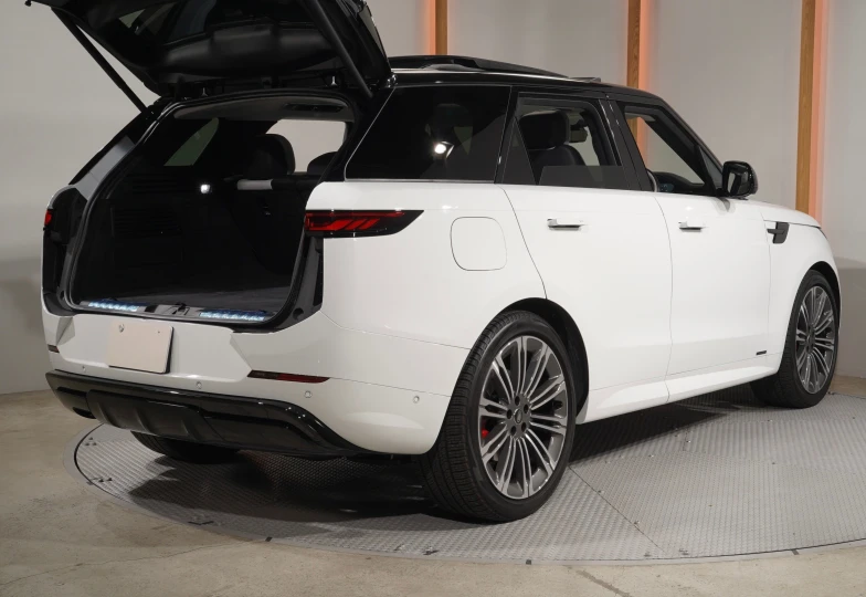 Land Rover Range Rover Sport White