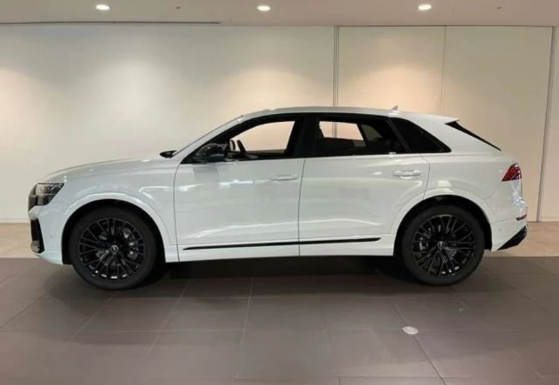 Audi Q8 White