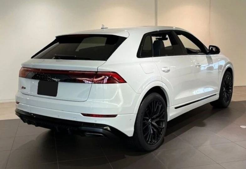 Audi Q8 White