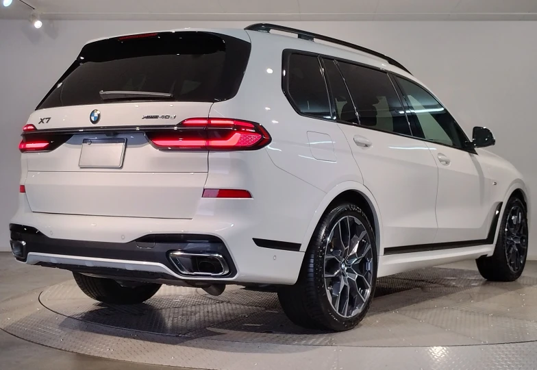 BMW X7 Белый