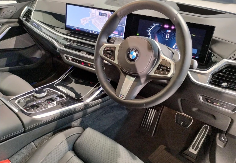 BMW X7 Белый
