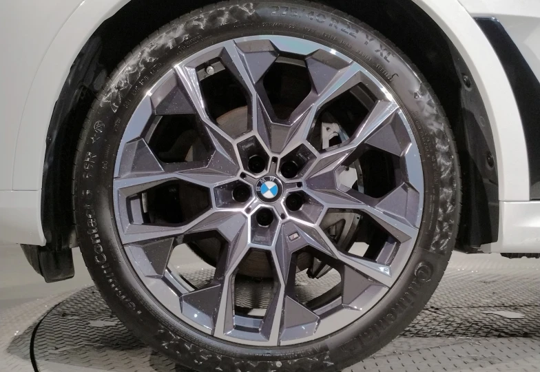 BMW X7 Белый
