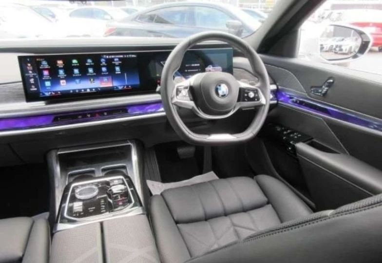 BMW 7 series White
