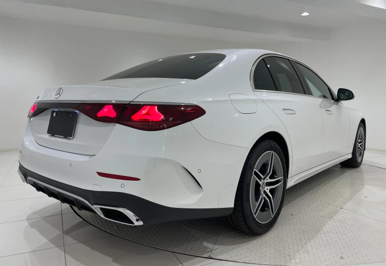 Mercedes E-class White