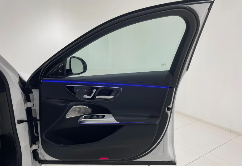 Mercedes E-class White