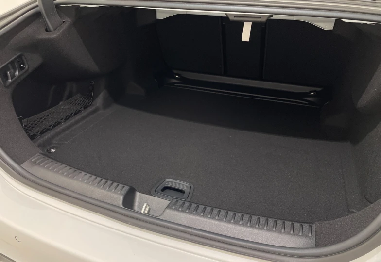 Mercedes E-class White